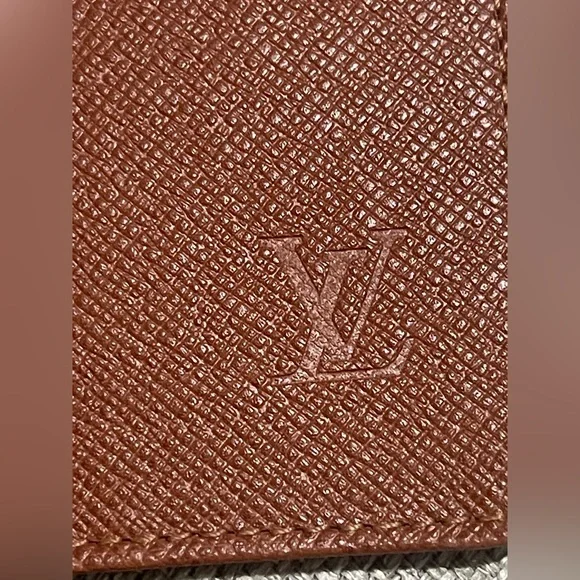 LOUIS VUITTON EPI BI-FOLD LEATHER ID/CARD CASE HOLDER - Picture 7 of 10